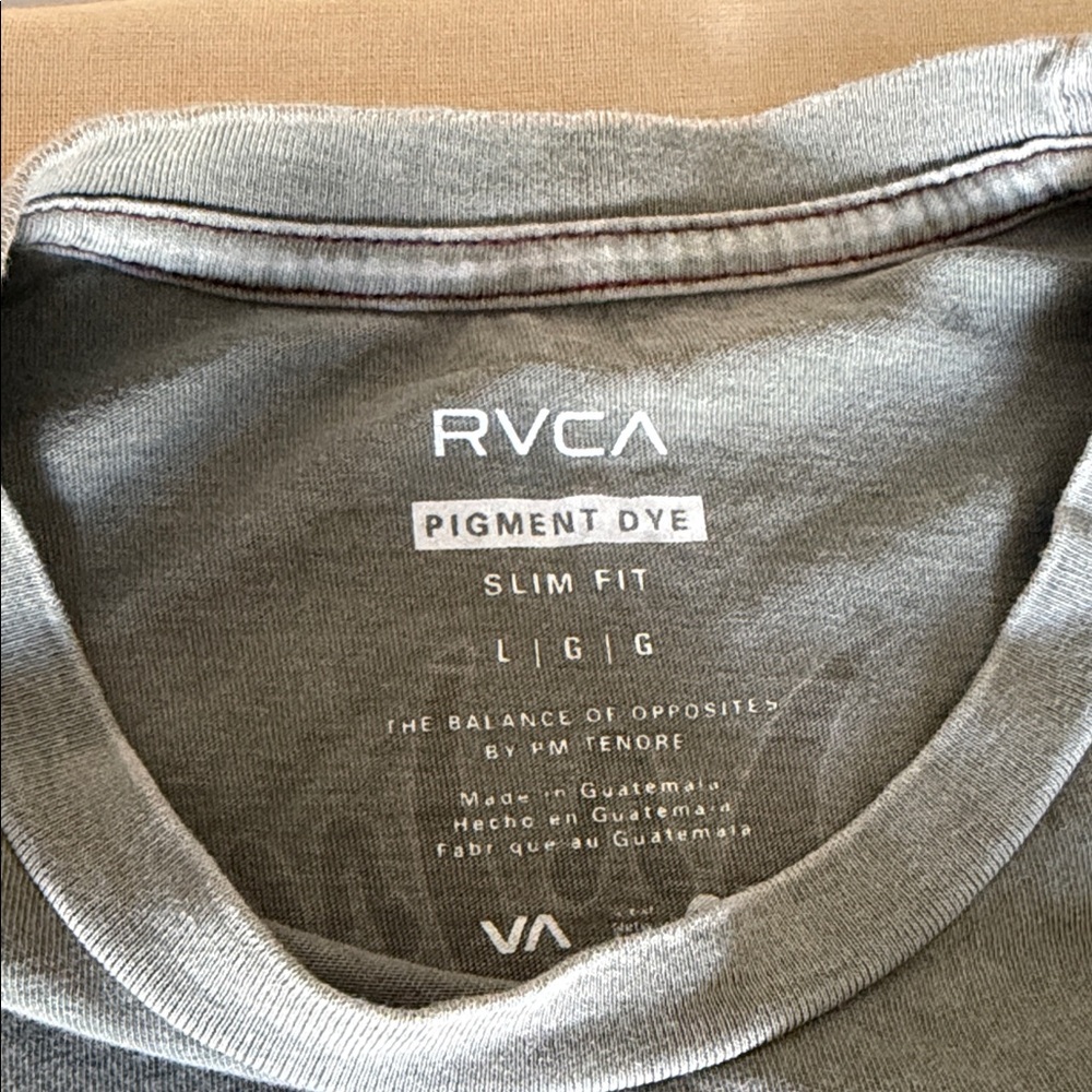 RVCA Men's Olive Short-Sleeve Graphic Tee with Pink Sun Motif - Picture 6 of 6